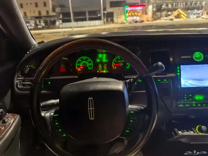 لنكون تاون كار 2006 فئه خاصه نظيف جدآ شاص قصير 14