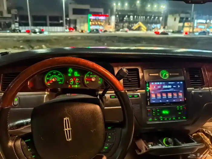 لنكون تاون كار 2006 فئه خاصه نظيف جدآ شاص قصير 20