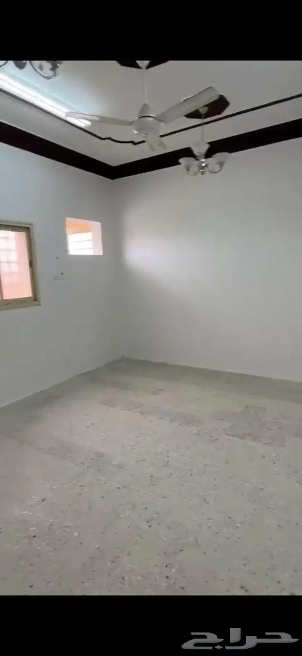 شقه للايجار سنوي ب1500 ابها تقاطع طريق الملك عبد الله المطار 15