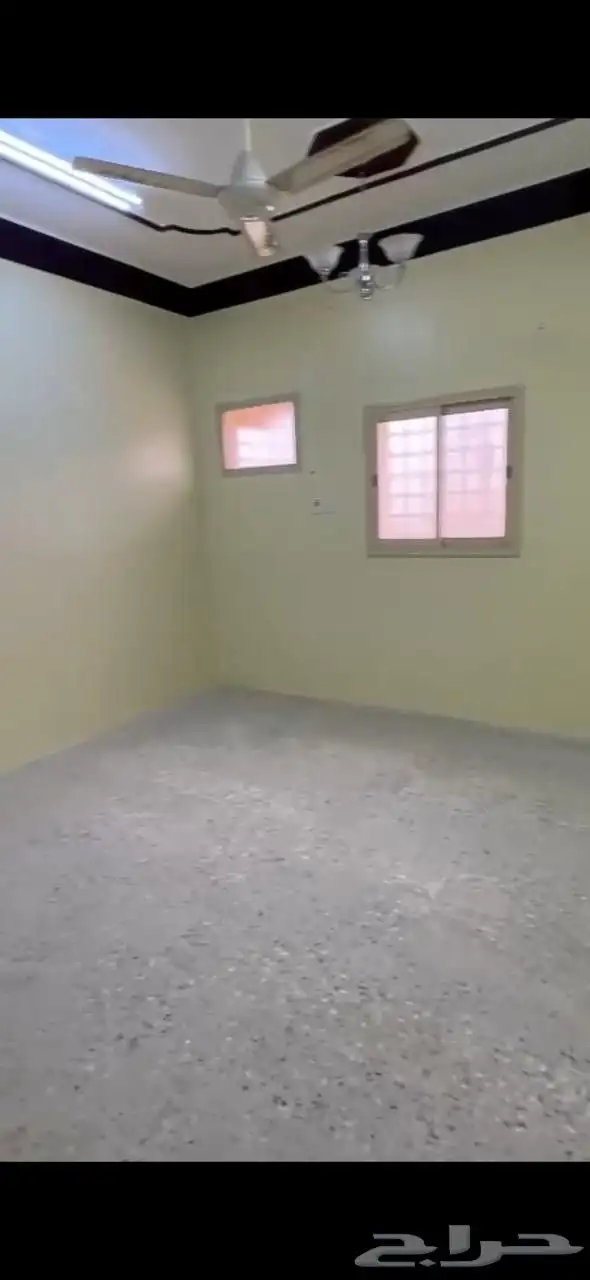 شقه للايجار سنوي ب1500 ابها تقاطع طريق الملك عبد الله المطار 3