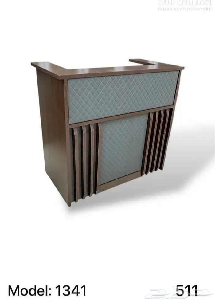 طاولة مكتب جديدة باللون الأبيض والبيج والعسل مع طاولة اجتماع 28