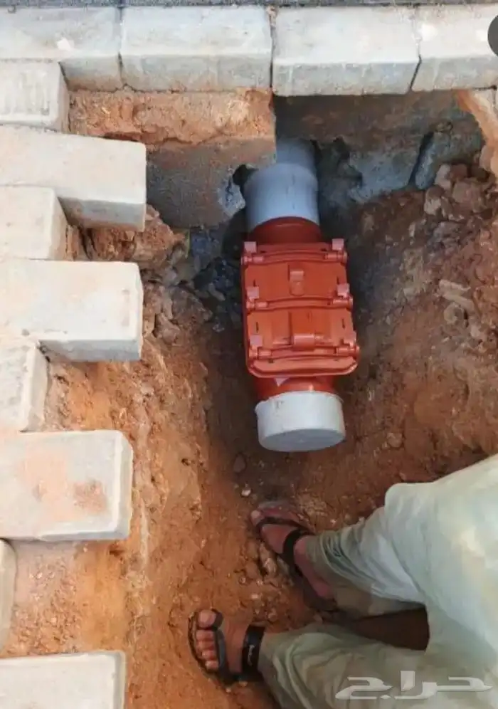 سباك تمديد وتوصيل صرف صحي للمنهول 0