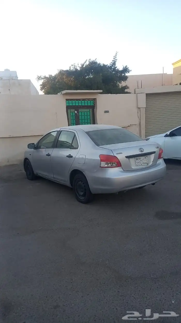يارس 2008 اللون فضي للبيع 5