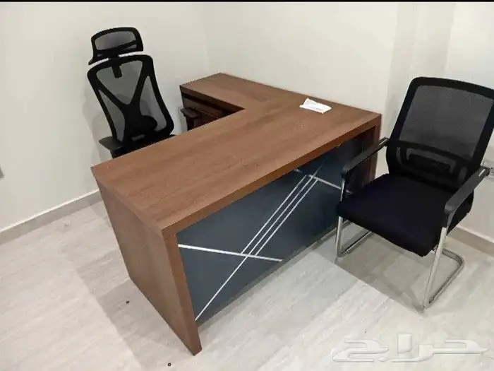 طاولة مكتب جديدة باللون الأبيض والبيج والعسل مع طاولة اجتماع 0