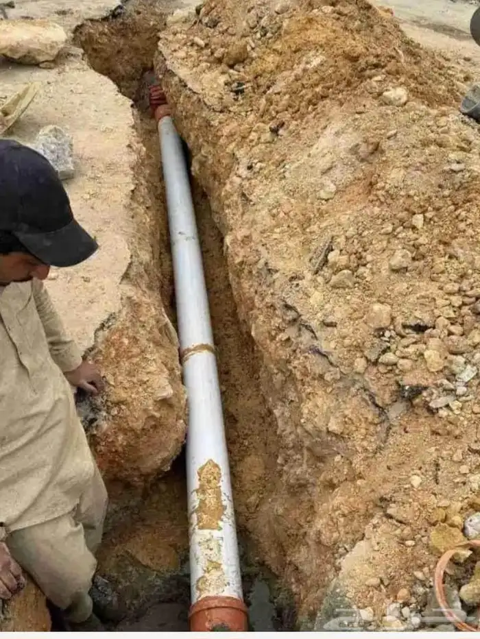 سباك تمديد وتوصيل صرف صحي للمنهول 2