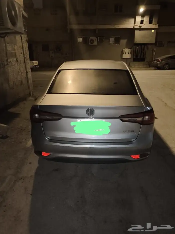 سياره mg5 كل شيء وكاله وفيها صدمه بسيطه من الجنب الايسر وتم 0