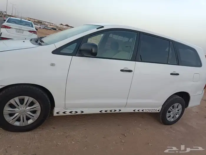 تويوتا انوفا 2015 4
