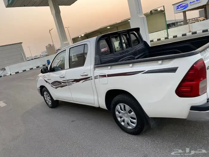 تويوتا هايلوكس 2022 1