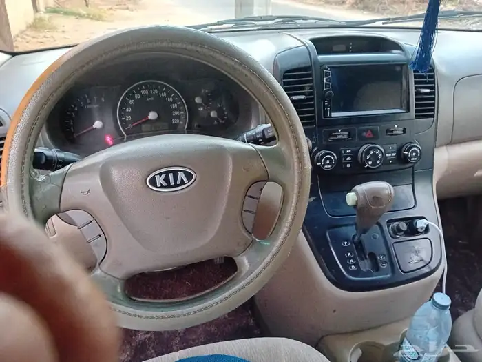 سياره كيا كرنفال على الشرط 6 سرندل لتواصل 0
