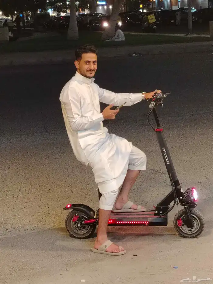 اسكوتر الوحش لسه جديد حاله ممتازه ماشي 1000 كيلو 0
