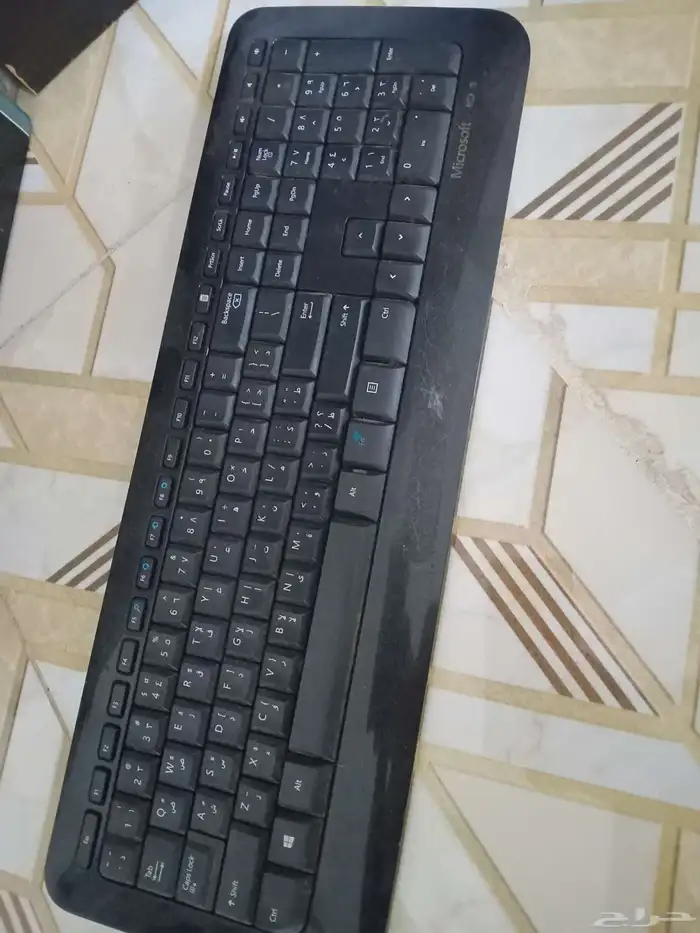 للبيع لاب توب و2 كمبيوتر 6