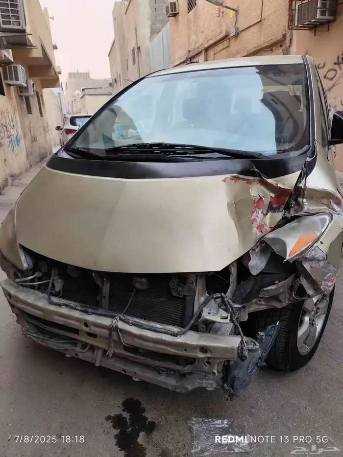 Damaged Previa car 2