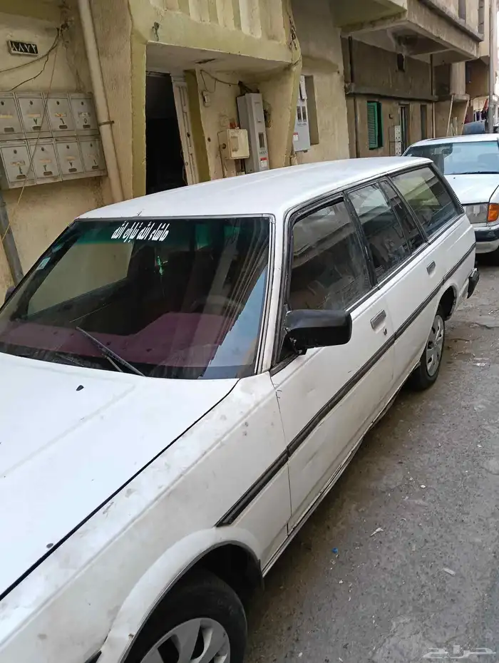 سيارة كرسيدا موديل 1988 جير عادي تعمل بحاله جيده فحص 7اشهر 3
