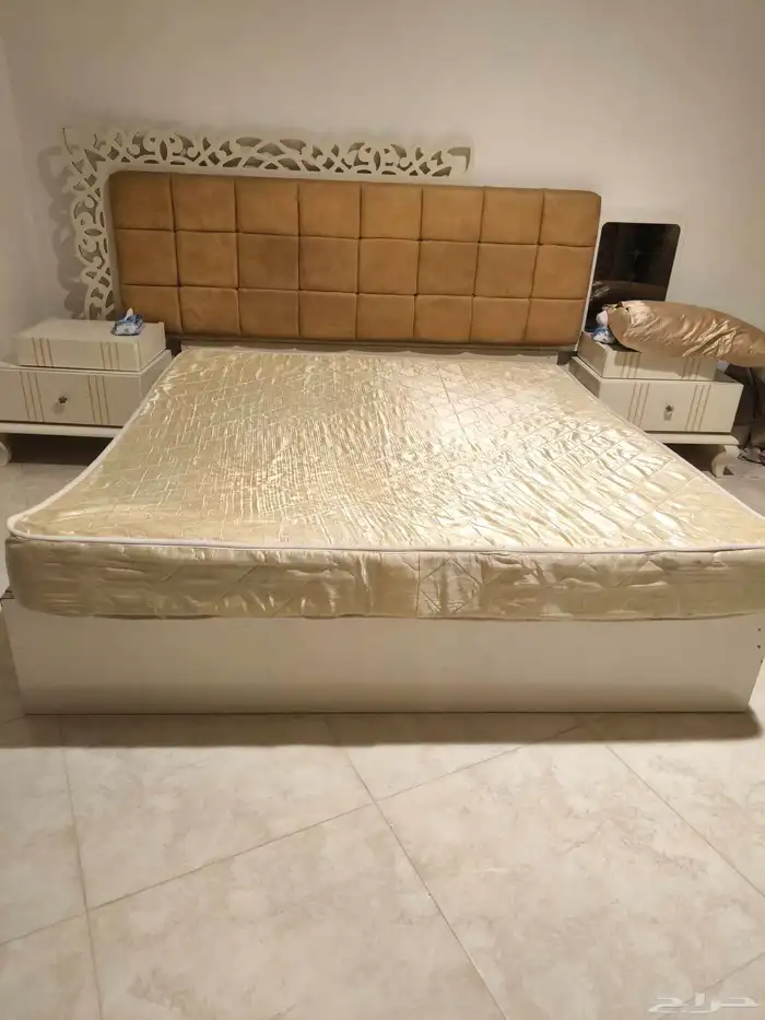 مرتبه للبيع مترين في 180 طبيه بدون سست 1