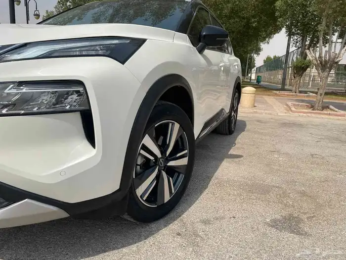 اكس تريل SL فل كامل دبل 2023 للبيع 10