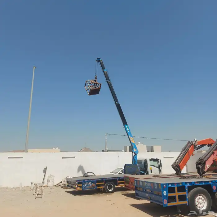 للايجار وانش داخل جدھ او خارج جدھ ماشوار يومي  شھريا 3