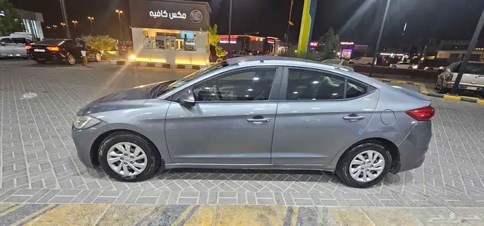 للبيع سيارة الينترا 6