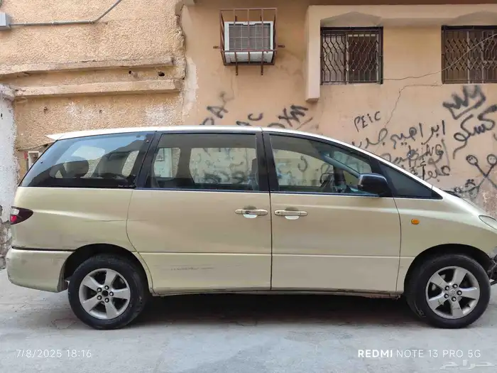 Damaged Previa car 7