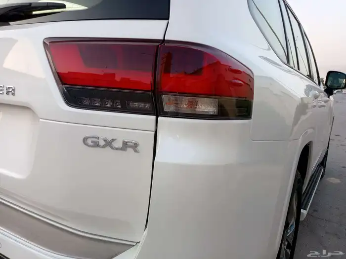تويوتا لاندكروزر ( 2023 ) GXR L4 بنزين سعودي بحالة الوكالة 12