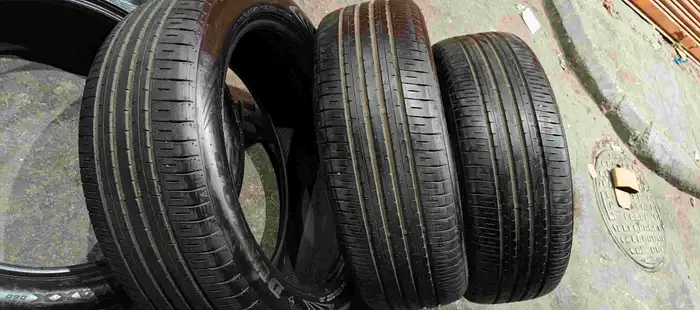 كفرات دالواب ياباني مقاس 235 50 21 تاريخ  2024 9