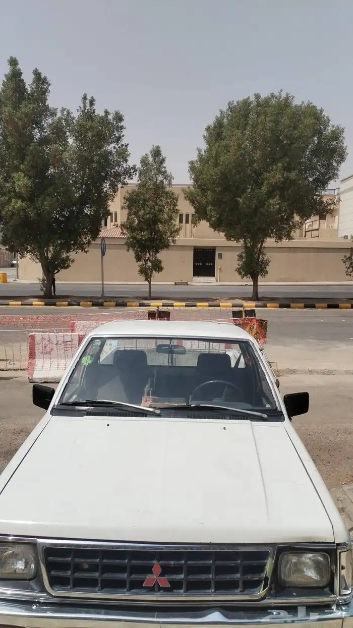للبيع سيارة ميتسوبيشي موديل91 3