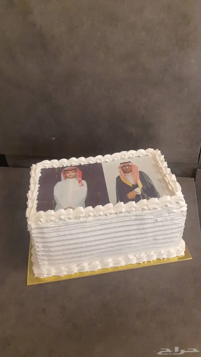 كيكات وبوكسات كيك و ورد للطلب والاستفسار دايركت ع الواتس 3