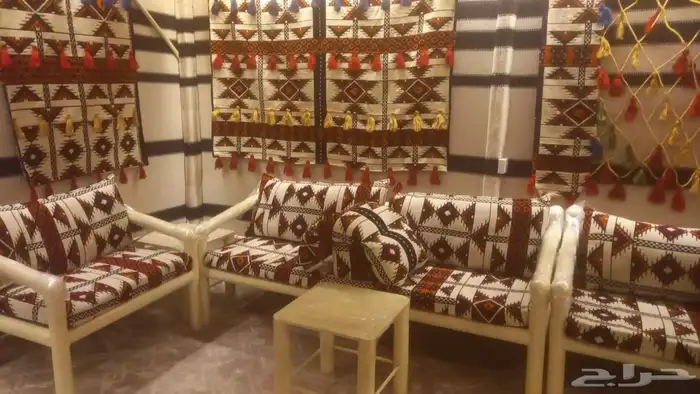 كراسي حديد 1