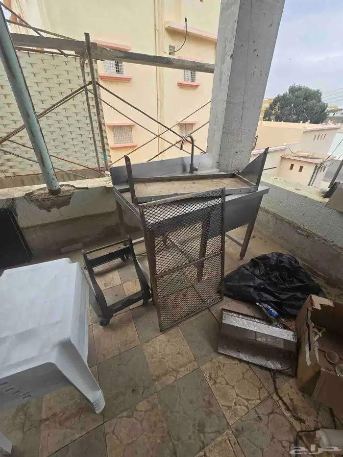 للبيع اثاث مطعم بكامل تجهيزاته 11