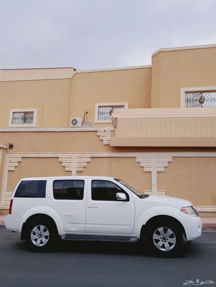 Nissan Pathfinder 2010 3