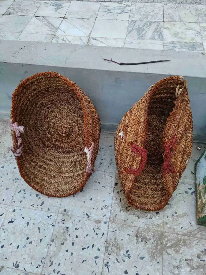 لمحبي التراث كر للنخل وزميلين للتمر وابرة خياطة جلود للبيع 1