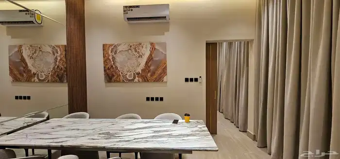 للبيع دور علوي حي الجنادرية 8