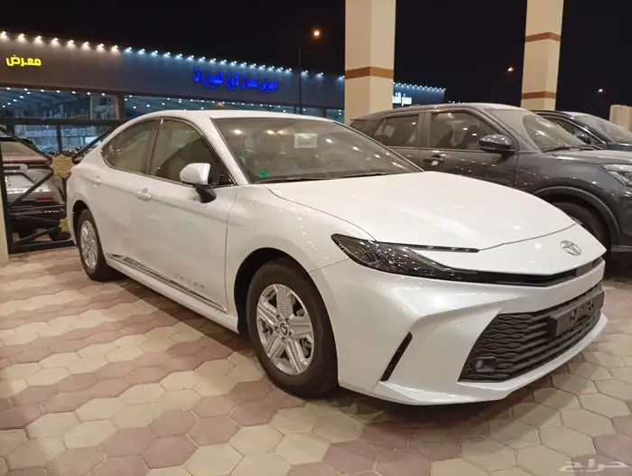 تويوتا كامري موديل 2025 استاندر وارد الساير 2