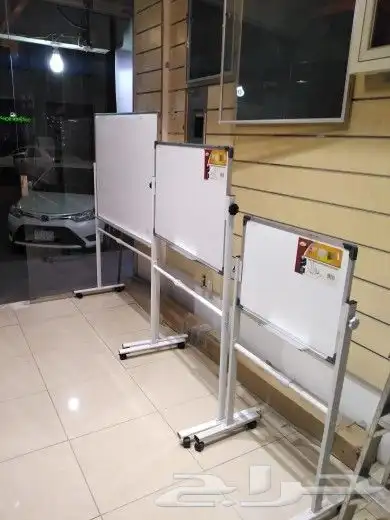 سبورات وطاولات وكراسي 1