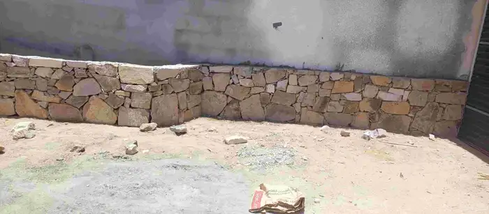 بناء حجر 0