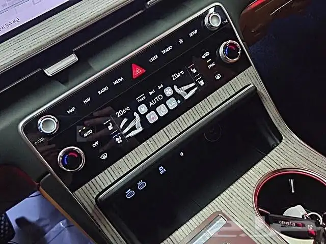 جينسس GV80 2024 مقاعد 7 استيراد من كوريا - معرض العصيمي 10