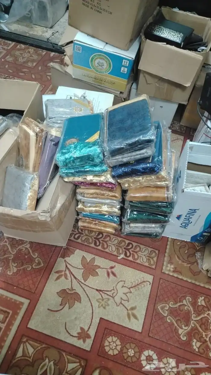 يوجد لدينا مصاحف بسعر الجمله 3