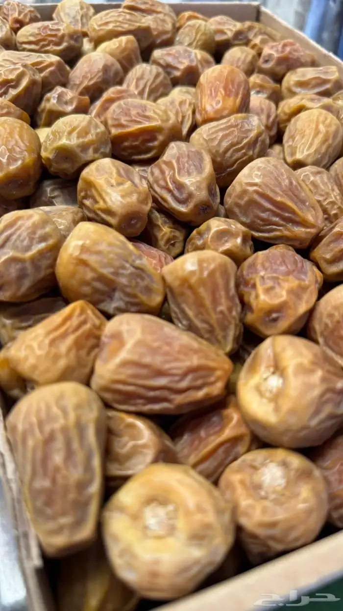 يوجد الدينا تمور سكري ومفتل رطب جلكسي 0