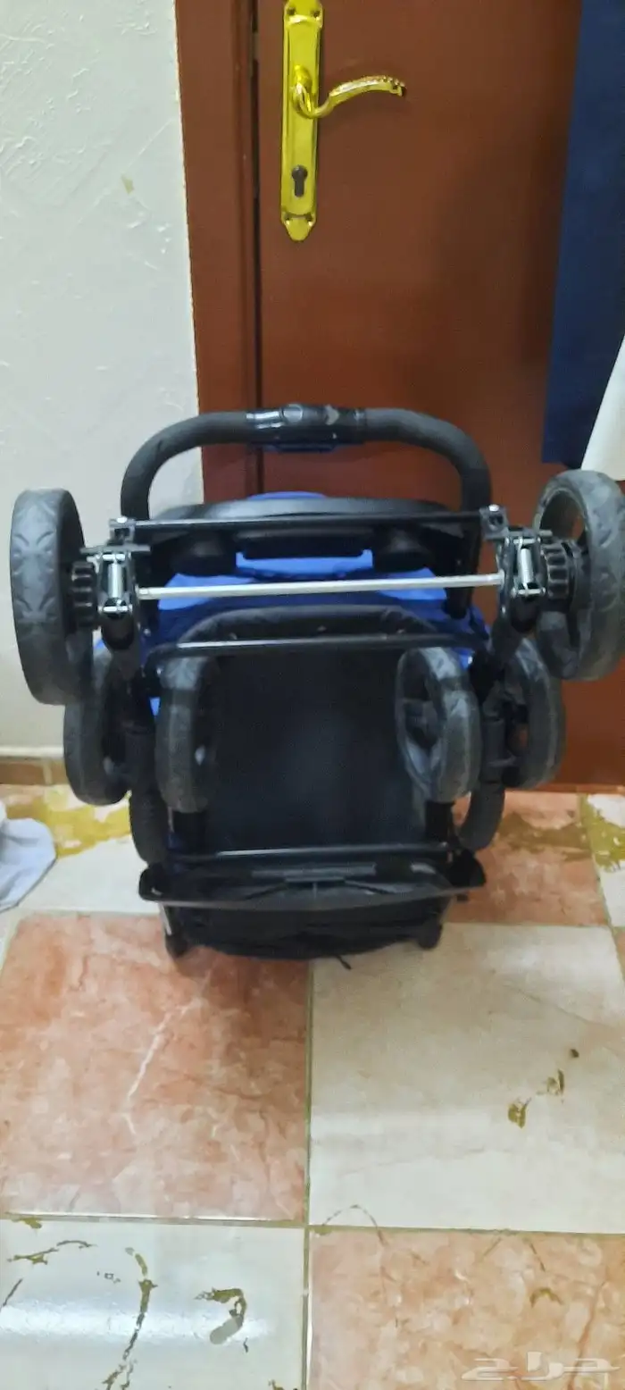 عربة اطفال للبيع نظيفه مره 2