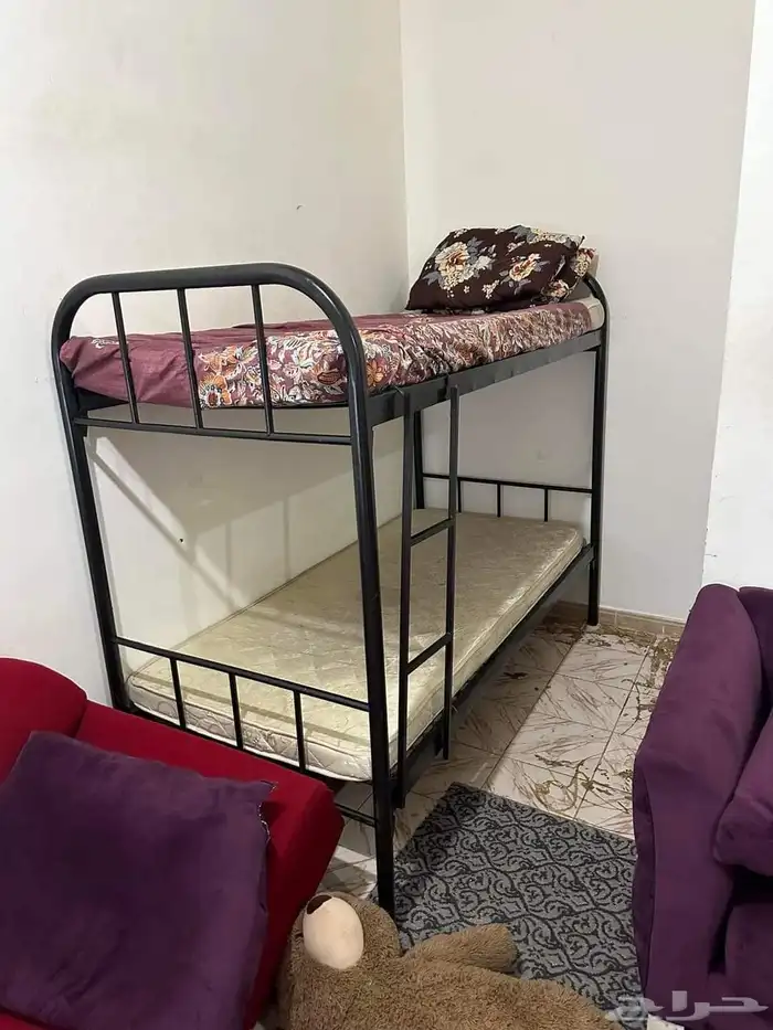 يوجد لدينا السره دورين حديد بسعر جمله متوفر الون أبيض و أسود 7