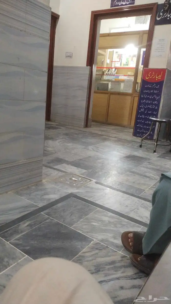 معلم باكستاني شغل بلاط و دهان و تكسير و ترتيب 4