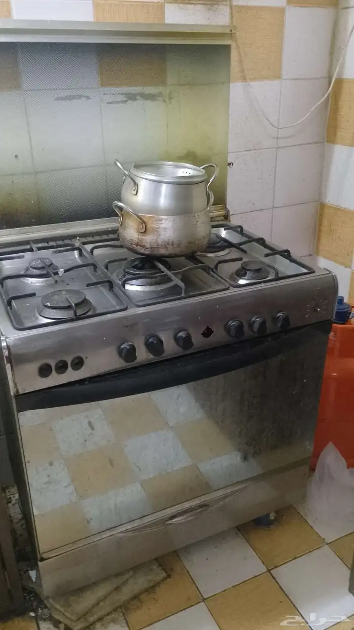 اغراض للبيع مستعجل مكيف شغال فل فرن غاز يبي لي تنظيف 2