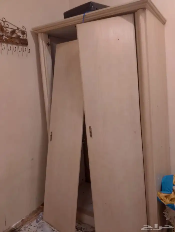 للبيع طقم كنب سجاده سريرين كوميدينا ادراج خشب ستاره 7