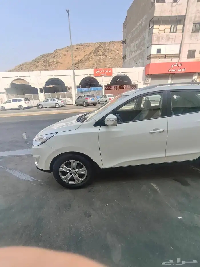 هونداي توسان2013 ستاندر تماتيك تم البيع الله يبارك للمشتري 9