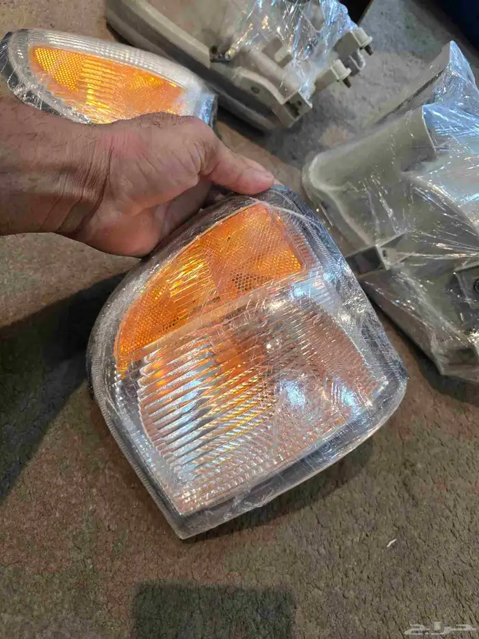 انوار واشارات باتفندر اصلين شبه الجديد 3