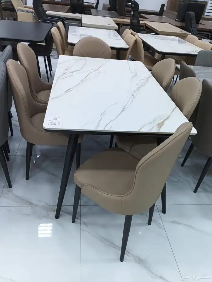 طاولات طعام بعده مقاسات 7