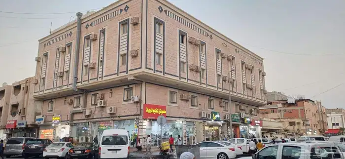 للبيع عمارة في الثقبة 1