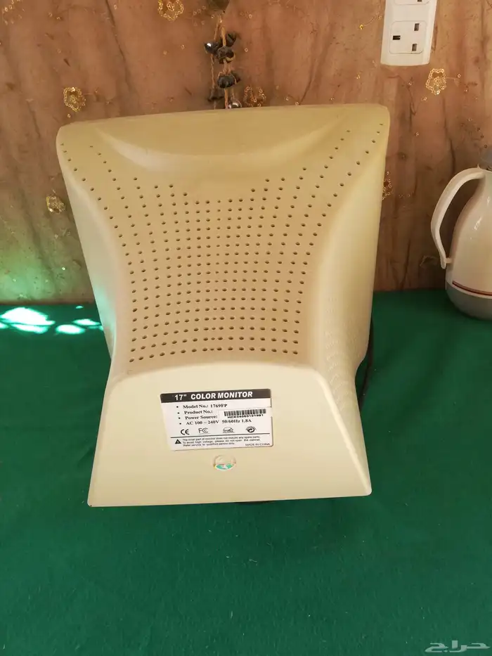 شاشه كمبيوتر مكتبي قديم 4