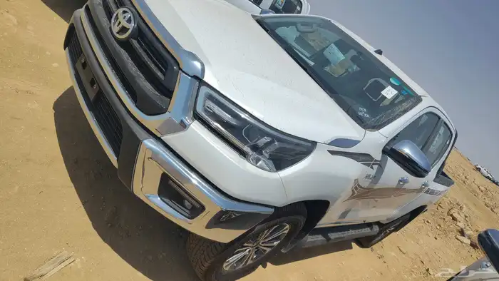 تويوتا هايلوكس فل كامل بنزين 2025 1