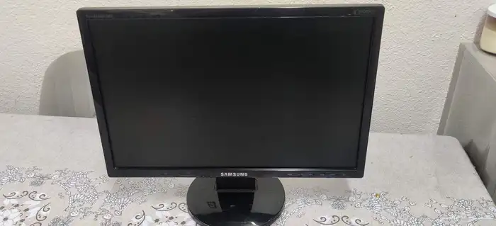 شاشة سامسونج كامبيوتر للبيع 0