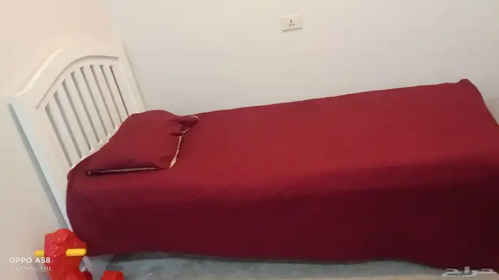 تخت مفرد او غرفة شباب او اطفال 2 تخت البيع كامل او بالحبه 3